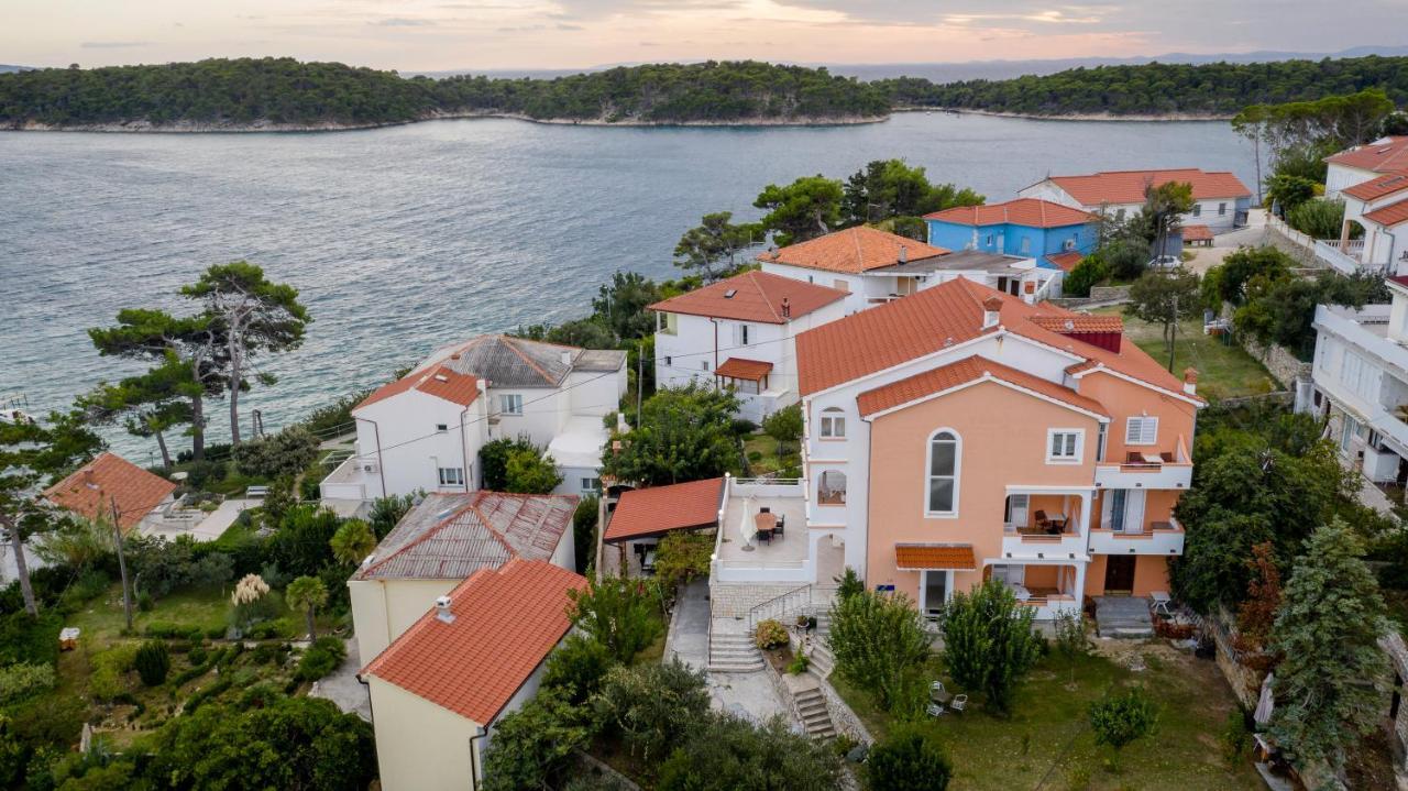 Apartments And Rooms Bolero Rab Town Exterior photo